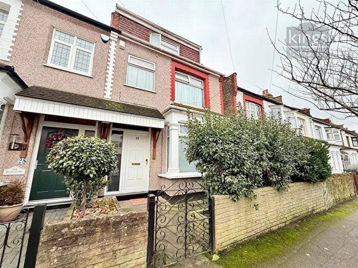 4 Bedroom Property For Sale In Mount Avenue, London, E4