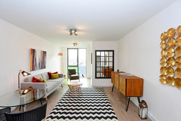 1 Bedroom Flat To Rent In The Highway, Shadwell, London, E1W