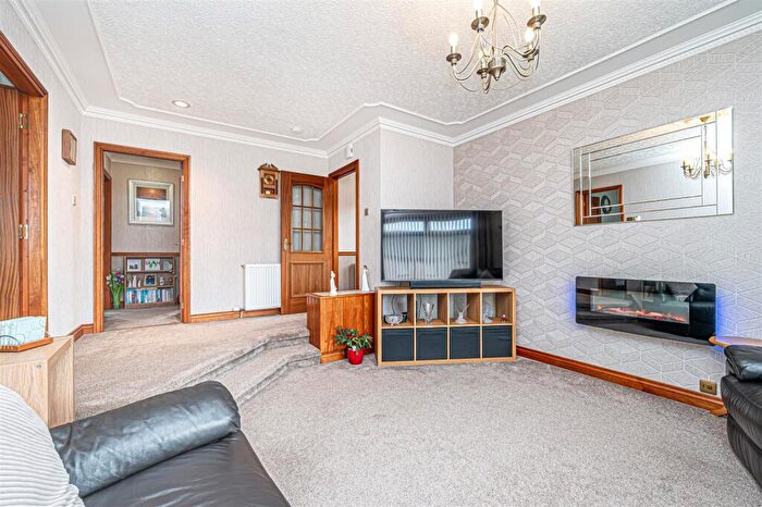 2 Bedroom Detached Bungalow For Sale In East Whitefield, Dunfermline, KY12