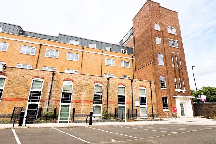 1 Bedroom Flat To Rent In Windmill Place, Southall, UB2