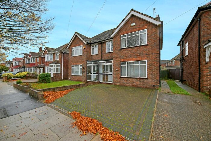3 Bedroom Semi-Detached House To Rent In Park Lane, Hayes UB4