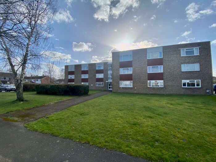 1 Bedroom Apartment To Rent In Sutherland Close, Romsey, SO51