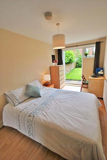 6 Bedroom House To Rent In School Grove, Manchester, M20