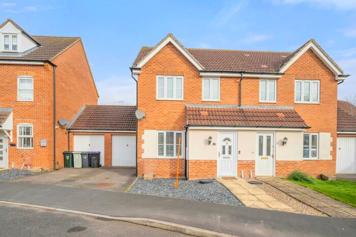 3 Bedroom Semi-Detached House For Sale In Woodland View, Spilsby, PE23