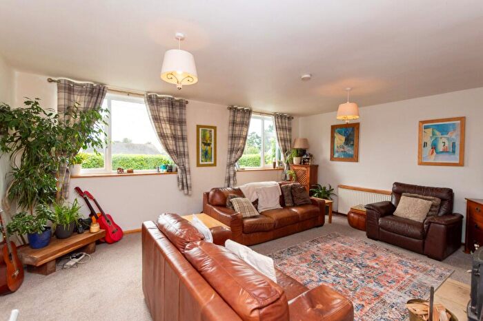 5 Bedroom Semi Detached House For Sale In Gwalchmai, Holyhead, Isle Of Anglesey, Annexe & House, LL65