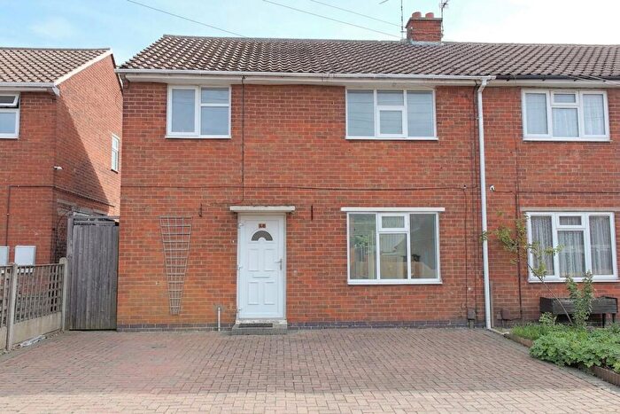 3 Bedroom Semi-Detached House For Sale In West Avenue, Wigston, LE18