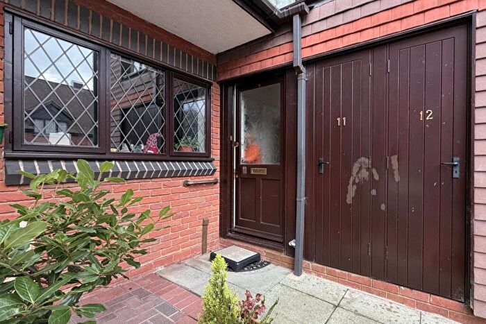 2 Bedroom Flat For Sale In Worcester Road, Hagley, Stourbridge, DY9
