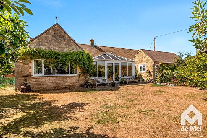 4 Bedroom Detached Bungalow For Sale In Willow Bank Road, Alderton, GL20