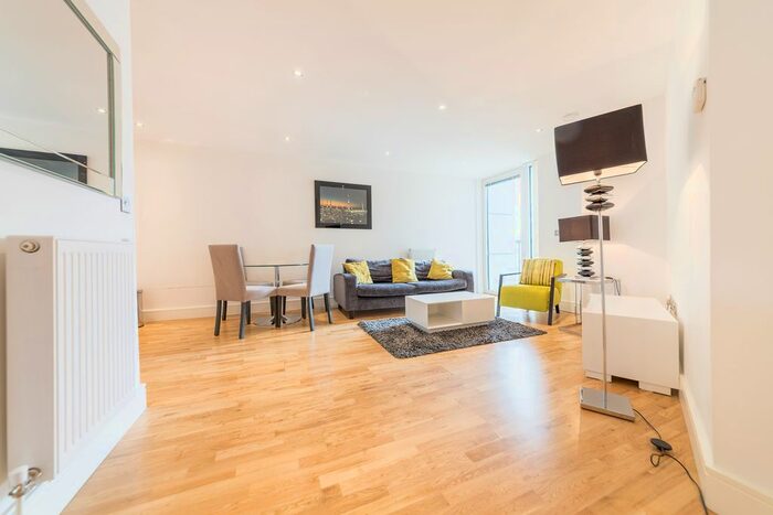 1 Bedroom Flat To Rent In Beacon Point, Dowells Street, New Capital Quay, London, SE10
