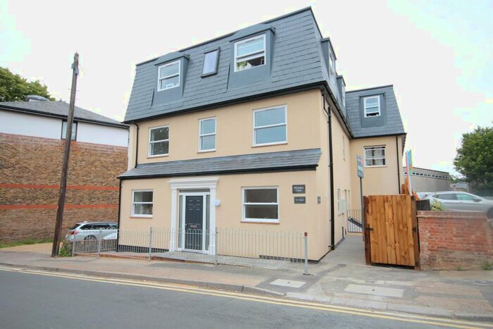 1 Bedroom Flat To Rent In Alexandra Road, Hemel Hempstead, HP2