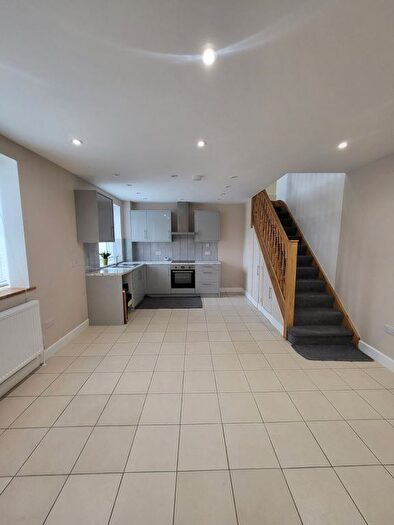 1 Bedroom Detached House To Rent In Myrtle Gardens, Hanwell, W7