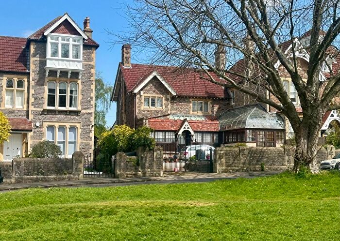 3 Bedroom Semi Detached House For Sale In Ivywell Road, Bristol, BS9