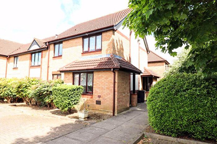 1 Bedroom Cluster House For Sale In Pimpernel Grove, Walnut Tree, Milton Keynes, MK7