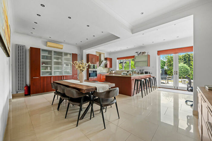 6 Bedroom Detached House To Rent In Orchard Avenue, London, N3