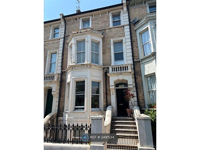 1 Bedroom Flat To Rent In Denmark Villas, Hove, BN3