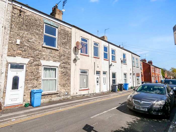 3 Bedroom Terraced House For Sale In , Somerscales Street, Hull, HU2
