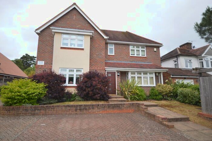 2 Bedroom Flat To Rent In Kennards Court, Amersham, HP6
