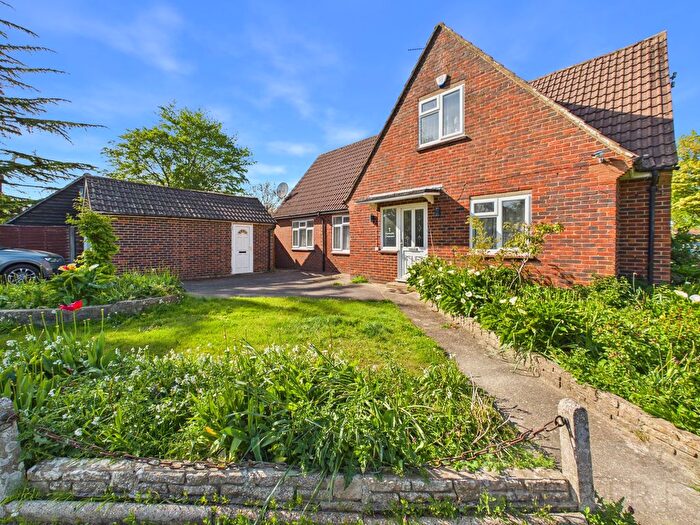 4 Bedroom Detached House To Rent In Farhalls Crescent, Horsham, RH12