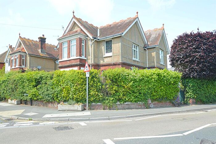 2 Bedroom Flat For Sale In Character Features * Sandown, PO36
