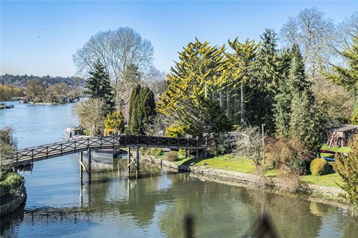 3 Bedroom Penthouse For Sale In Marsh Mills, Wargrave Road, Henley-on-Thames, Oxfordshire, RG9