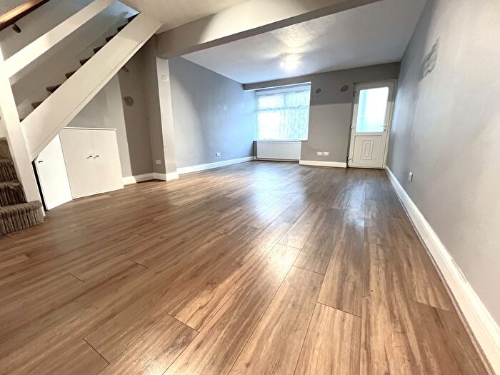 3 Bedroom Terraced House For Sale In Oval Road North, Dagenham, RM10