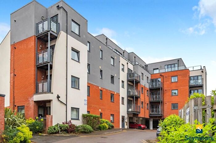 2 Bedroom Flat To Rent In Walnut Tree Close, Guildford, GU1