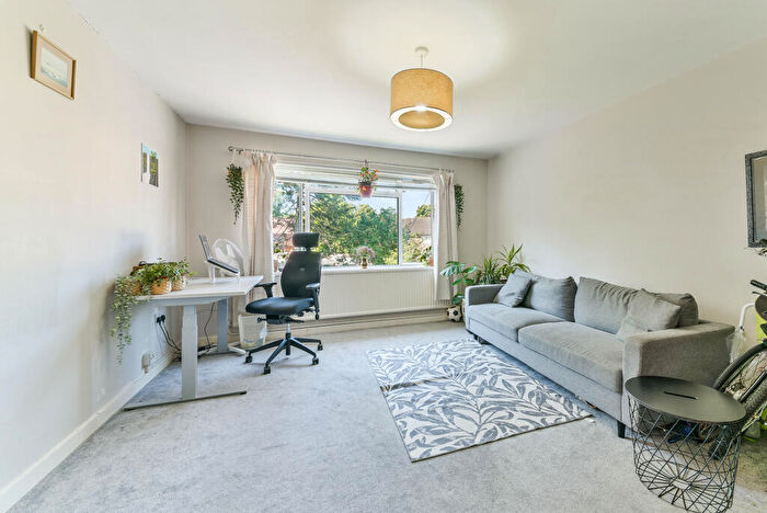 2 Bedroom Apartment To Rent In Bishops Court, Croydon Croydon, CR0