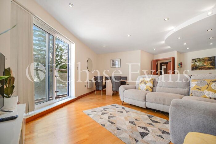 2 Bedroom Flat For Sale In Cuba Street, Canary Wharf, London, E14