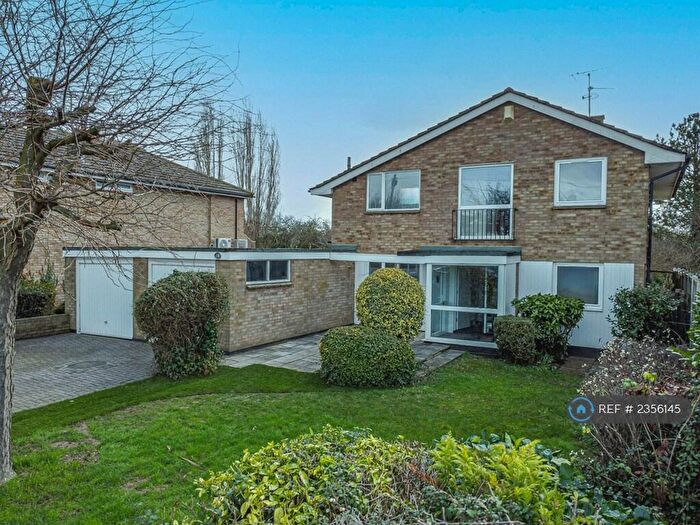 5 Bedroom Detached House To Rent In Wyatts Drive, Southend-On-Sea, SS1