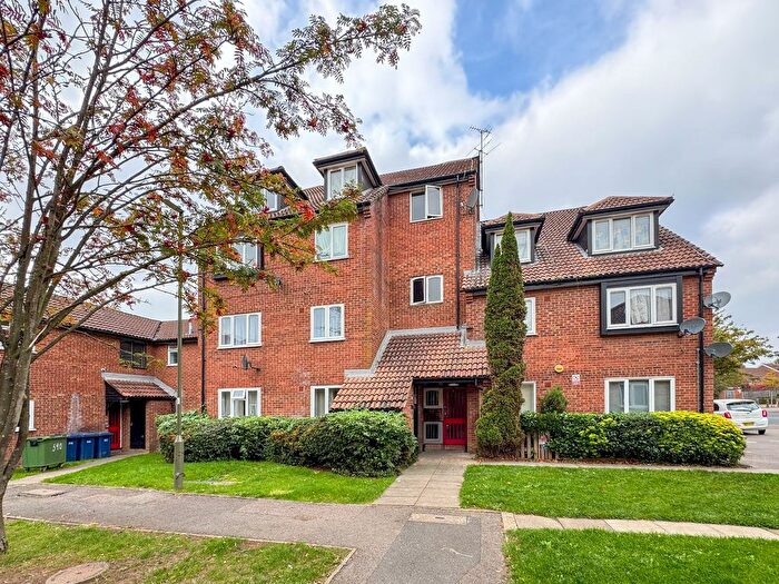 1 Bedroom Flat To Rent In Springwood Crescent, Edgware, HA8