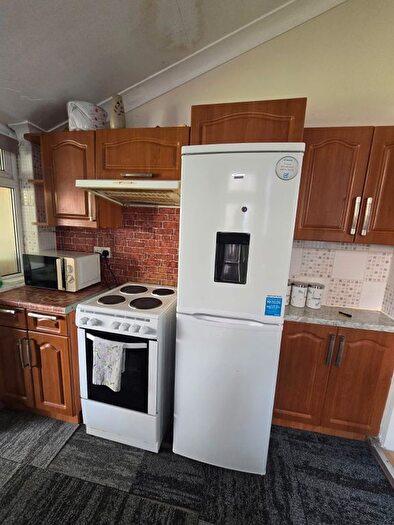 2 Bedroom Maisonette To Rent In Headstone Gardens, Harrow, HA2