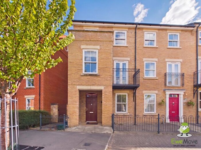 3 Bedroom End Of Terrace House For Sale In Rockbourne Road, Sherfield-on-loddon, Hook, Hampshire, RG27