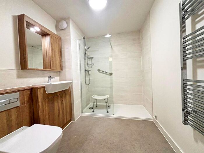 1 Bedroom Flat For Sale In - High Street, Rainham, Gillingham, ME8