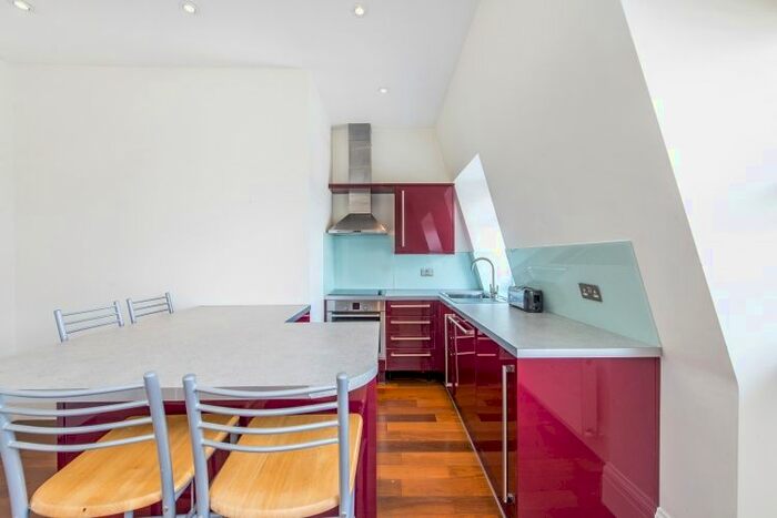 1 Bedroom Flat To Rent In Campden Hill Gardens, London, W8