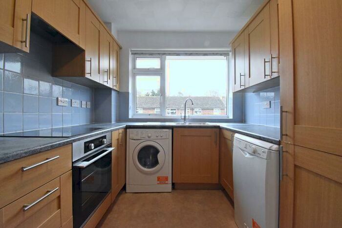 2 Bedroom Flat To Rent In Chester Place, Basingstoke, RG21