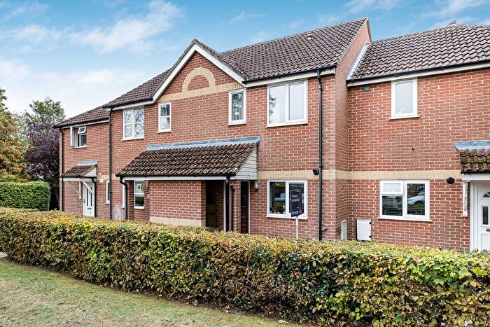 2 Bedroom Terraced House For Sale In Garden Close, Didcot, OX11