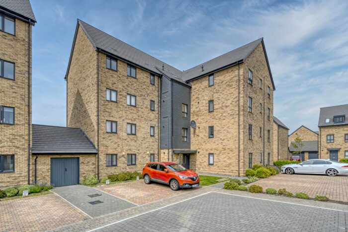 2 Bedroom Apartment For Sale In Heron House, Semington Strand, Wichelstow, SN1