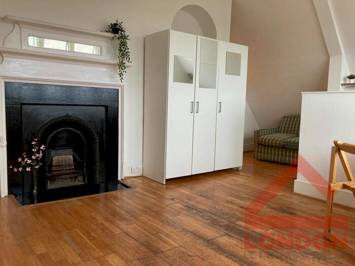 1 Bedroom Flat To Rent In Norbury Avenue, Thornton Heath, CR7