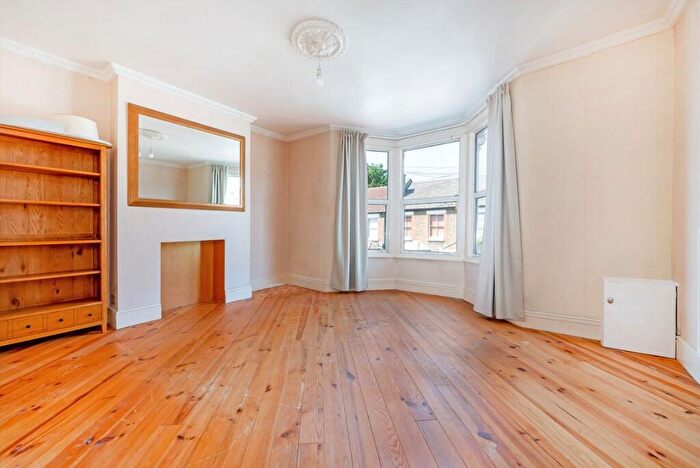 2 Bedroom Flat To Rent In Napier Road, London, N17