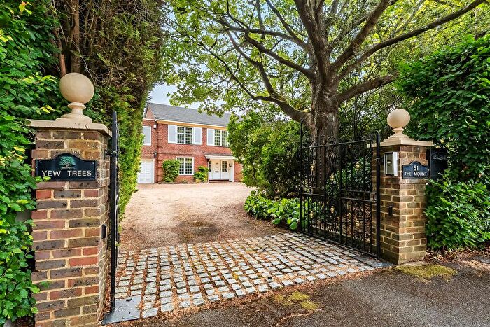 5 Bedroom Detached House For Sale In The Mount, Fetcham, KT22