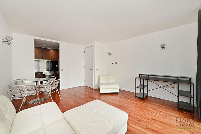 1 Bedroom Flat To Rent In New Providence Wharf, Fairmont Avenue, E14