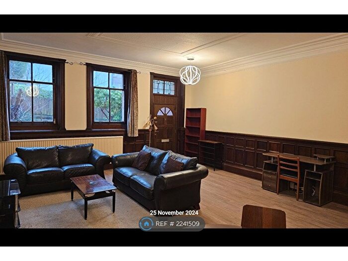 1 Bedroom Flat To Rent In Kingsborough Gardens, Glasgow, G12