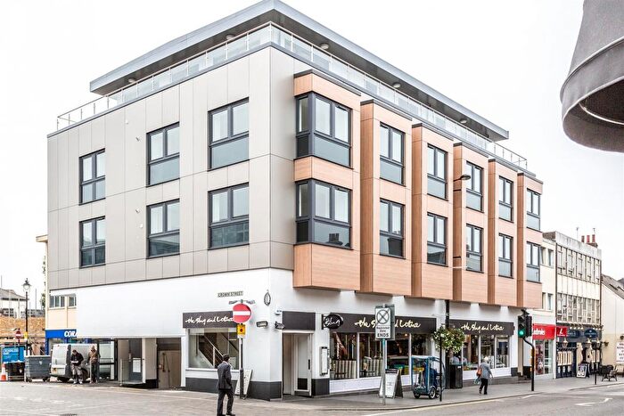 1 Bedroom Flat For Sale In Hanover House, Brentwood, CM14