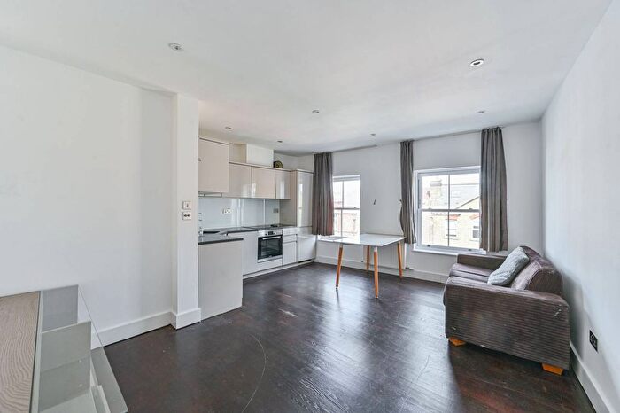 2 Bedroom Flat To Rent In Trafalgar Road, Greenwich, London, SE10