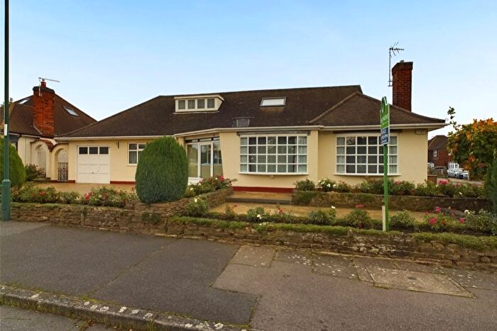 4 Bedroom Detached Bungalow For Sale In Templeoak Drive, Wollaton, Nottinghamshire, NG8