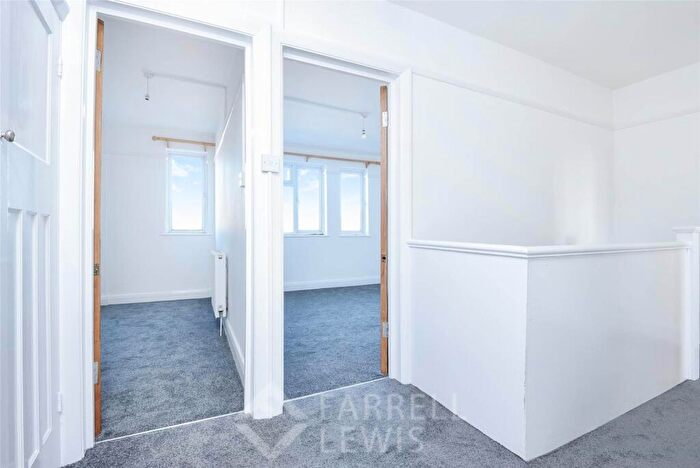 3 Bedroom Flat To Rent In London Road, Cheam, SM3