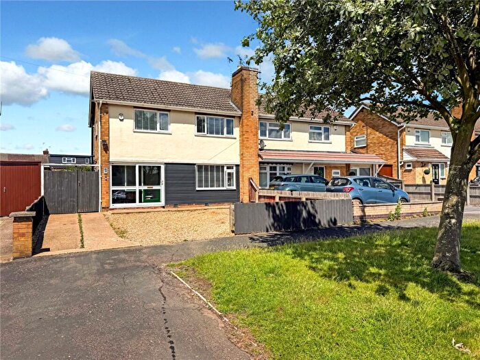 3 Bedroom Semi-Detached House For Sale In Sussex Road, Wigston, Leicestershire, LE18