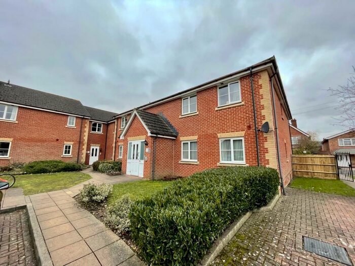2 Bedroom Apartment To Rent In St. Michaels Road, Newbury, RG14