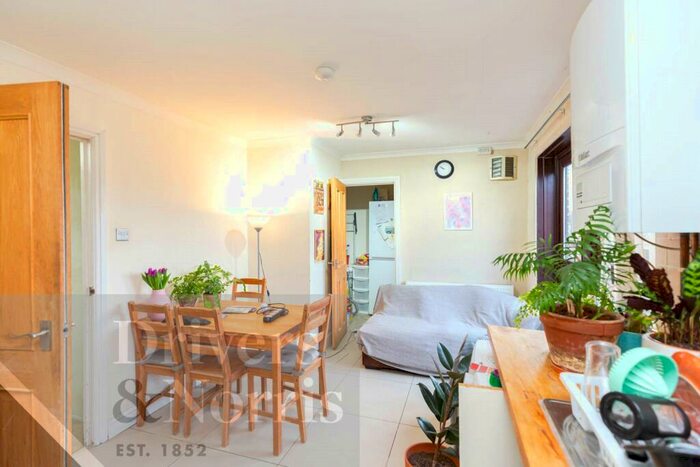 4 Bedroom Apartment To Rent In Sturmer Way, Islington, London, N7