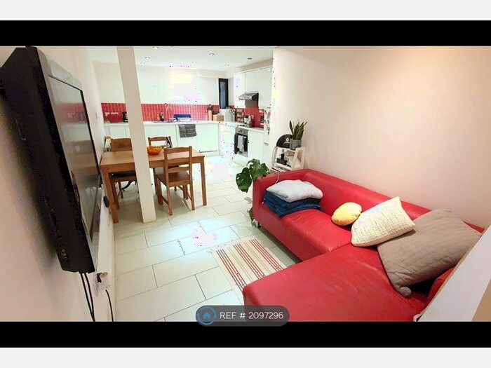 2 Bedroom Flat To Rent In Kingsland Road, London, E8